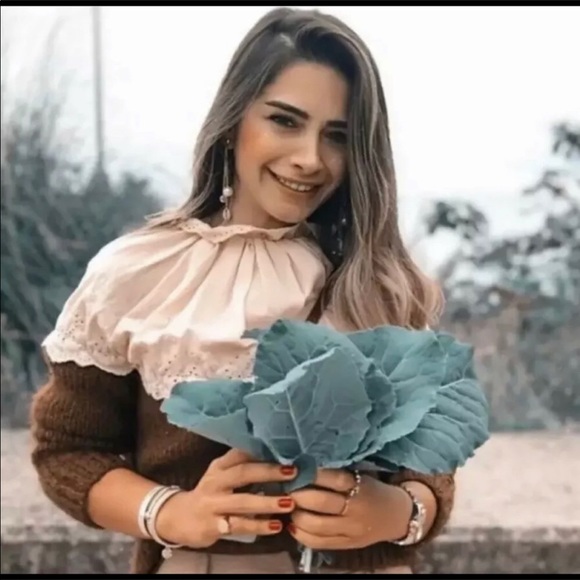 Zara Sweater - Picture 2 of 4